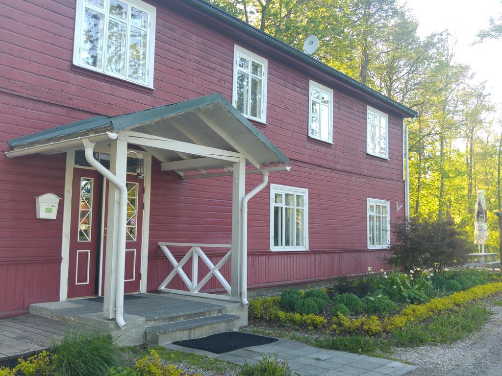 Mamma Mia Guest House Kärdla Exterior photo